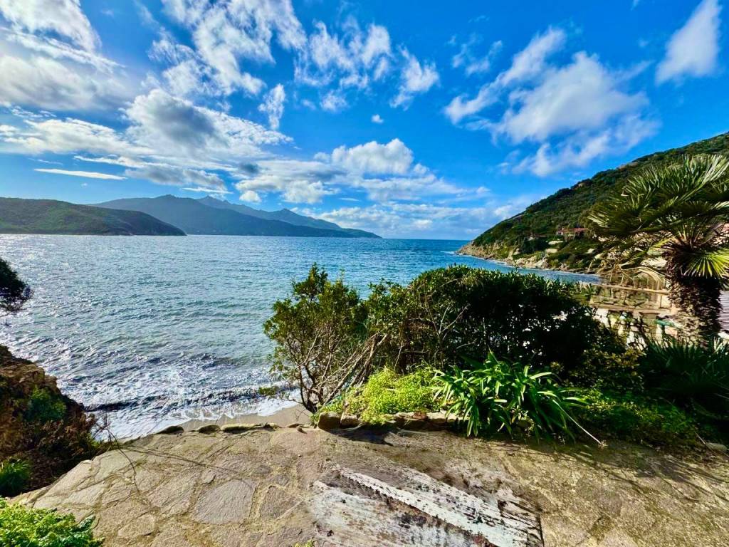 casa indipendente in vendita a Portoferraio in zona Biodola