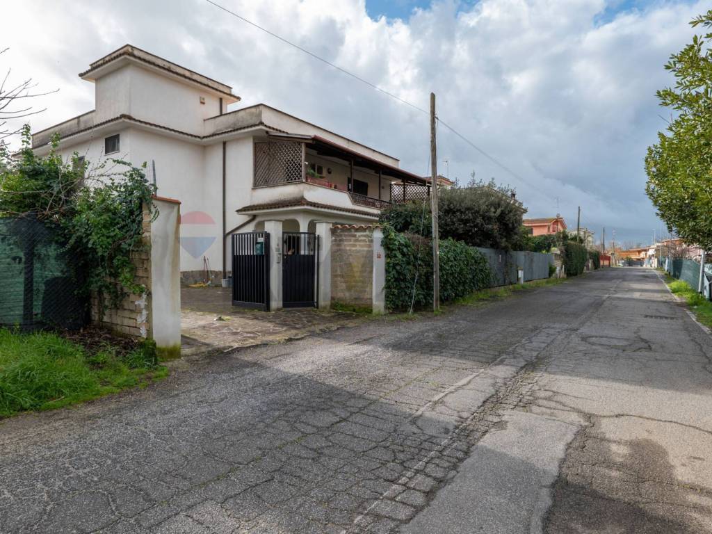 appartamento in vendita a Roma in zona Massimina/Casal Lumbroso