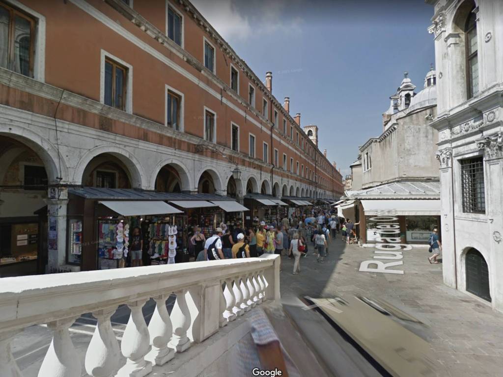 negozio in vendita a Venezia in zona Sestiere San Polo