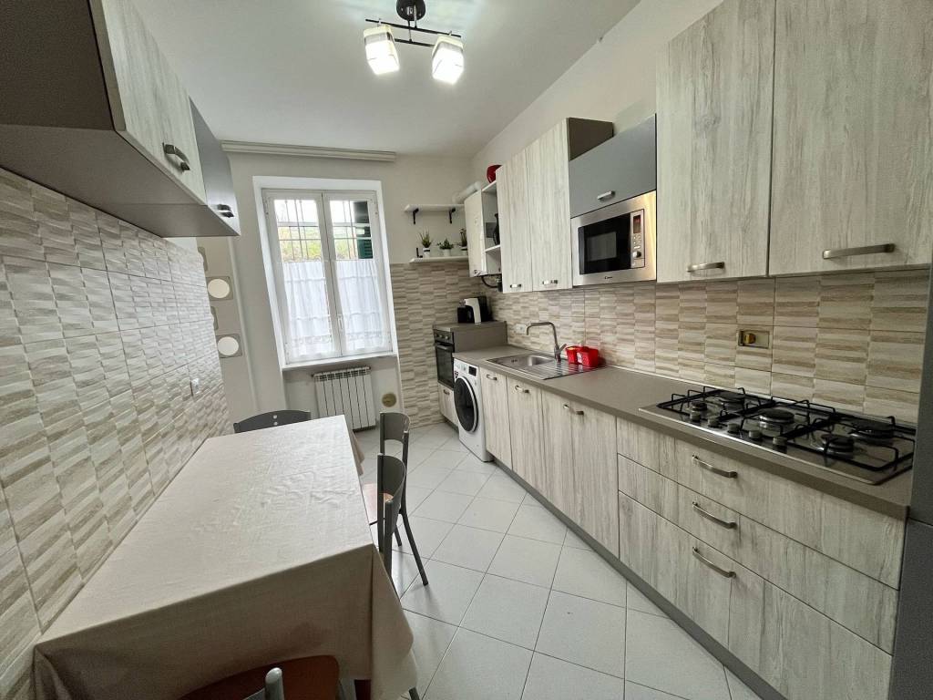 appartamento in vendita a La Spezia in zona Canaletto / Buonviaggio / Migliarina