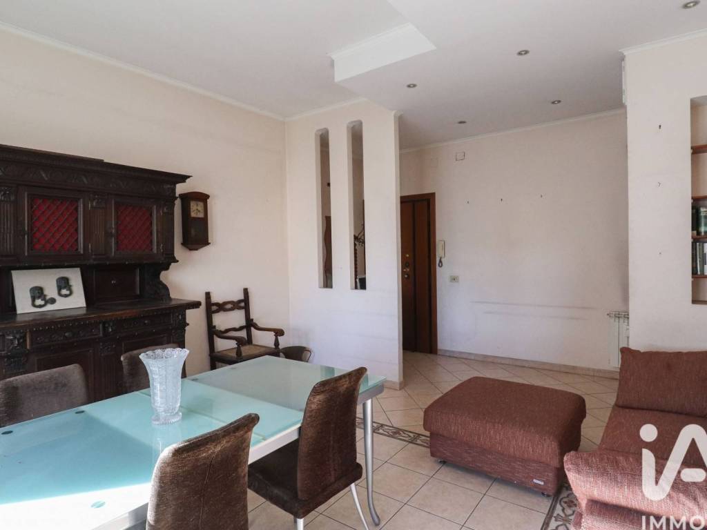 appartamento in vendita a Roma in zona Appio Latino