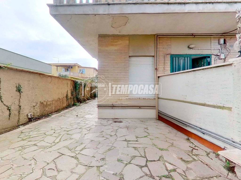 appartamento in vendita a Fiumicino in zona Passo Oscuro