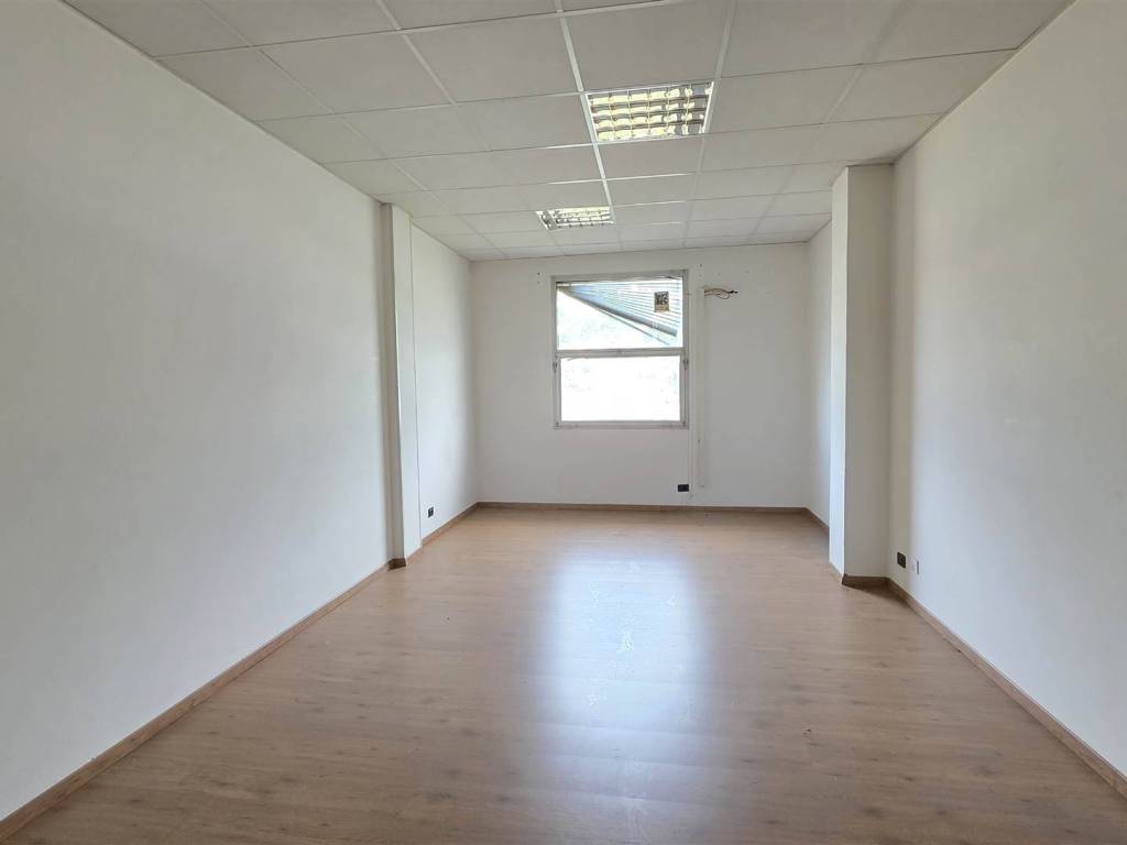 ufficio in vendita a Genova in zona Bolzaneto