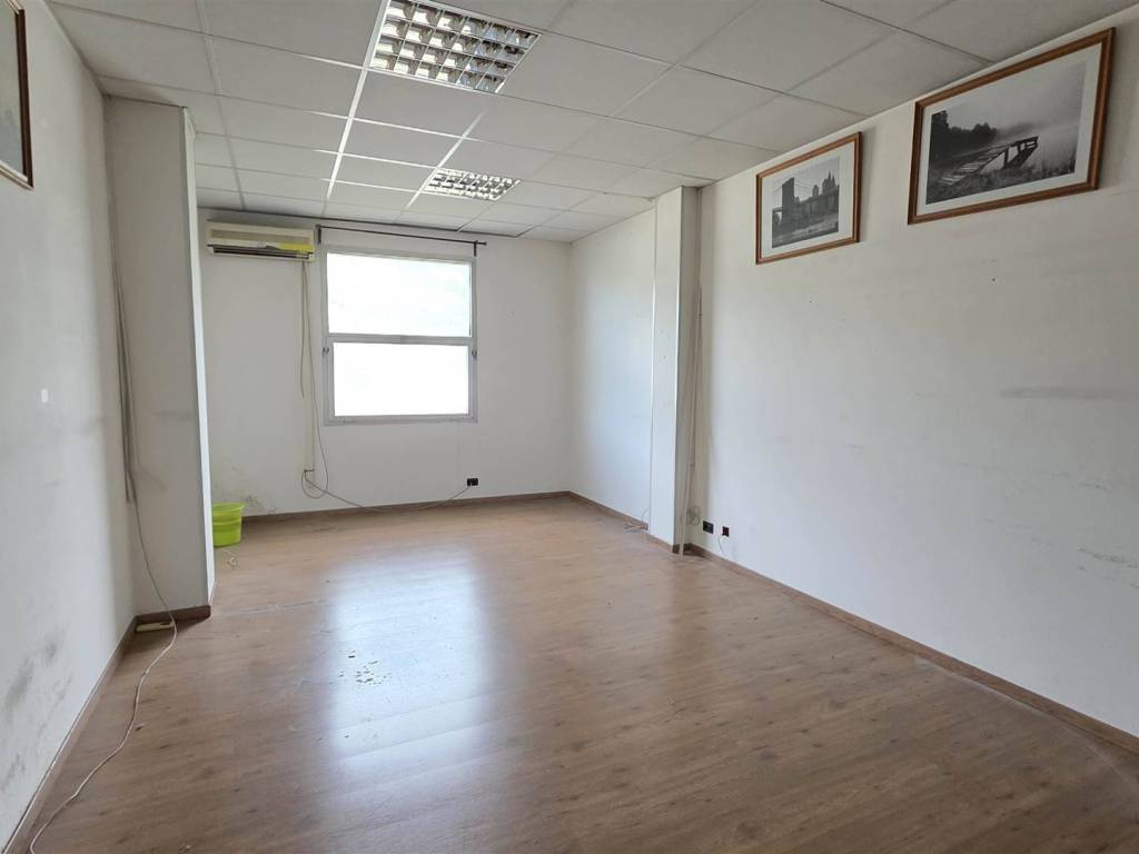 ufficio in affitto a Genova in zona Bolzaneto