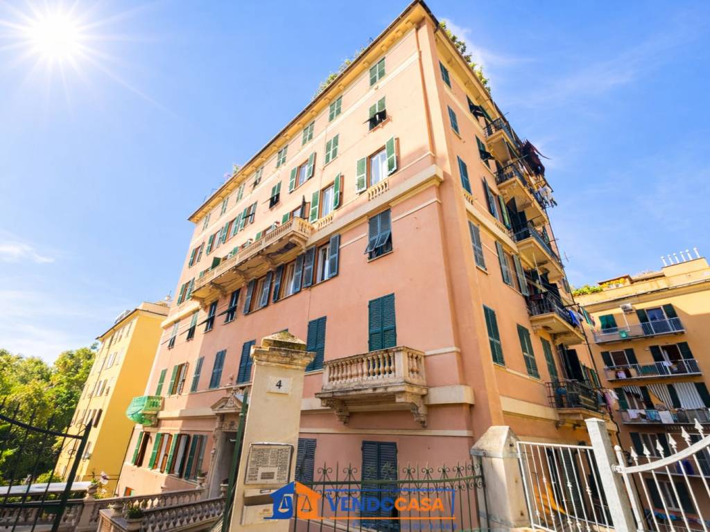 appartamento in vendita a Genova in zona Foce