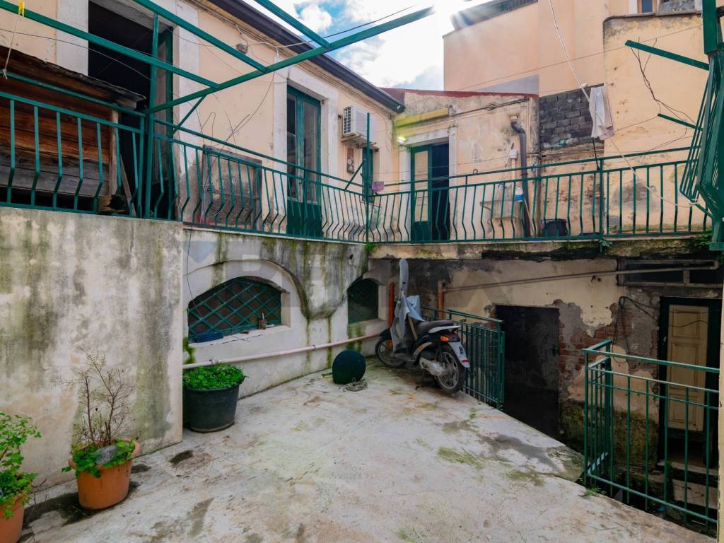 casa indipendente in vendita ad Acireale in zona Centro Storico