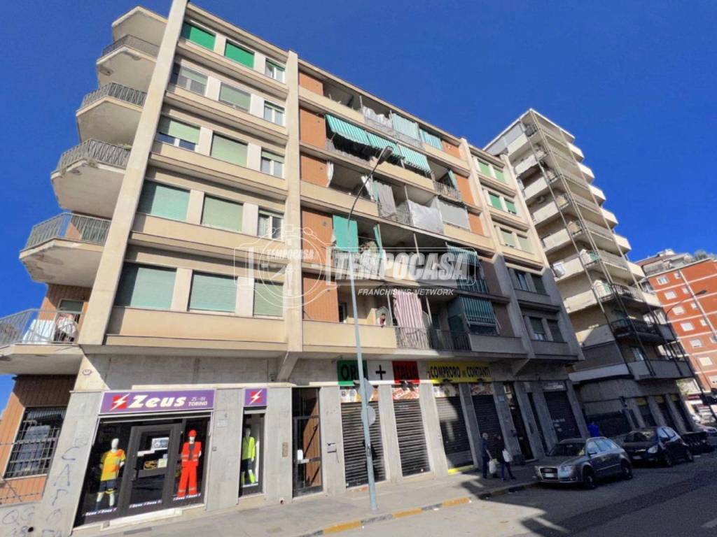 appartamento in vendita a Torino in zona Falchera