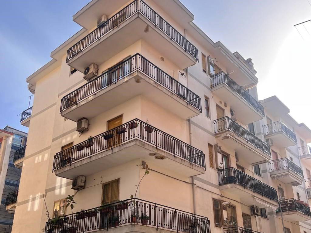 appartamento in vendita a Salerno in zona Pastena