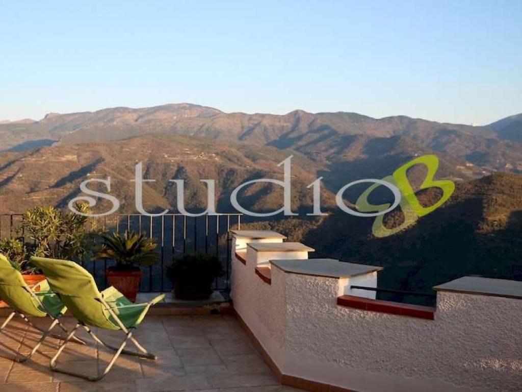 casa indipendente in vendita a Perinaldo