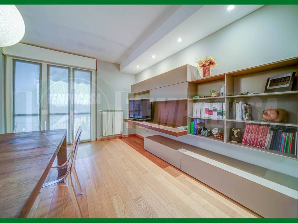 appartamento in vendita a Gallarate in zona Moriggia