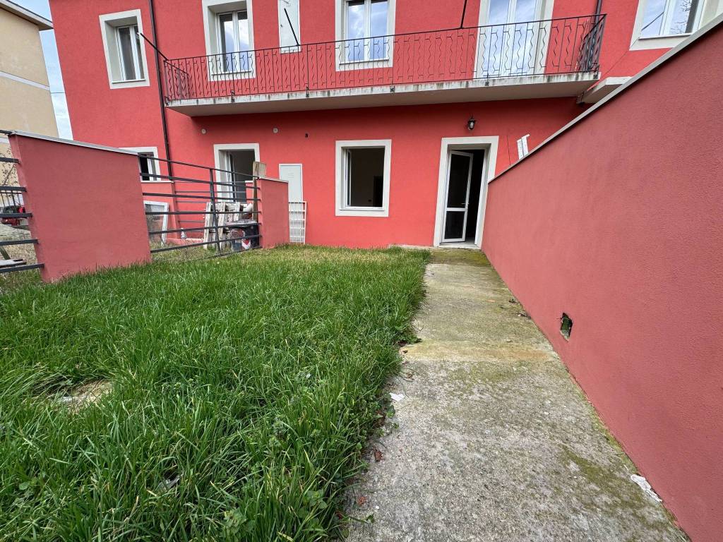 appartamento in vendita ad Alessandria in zona Casalbagliano