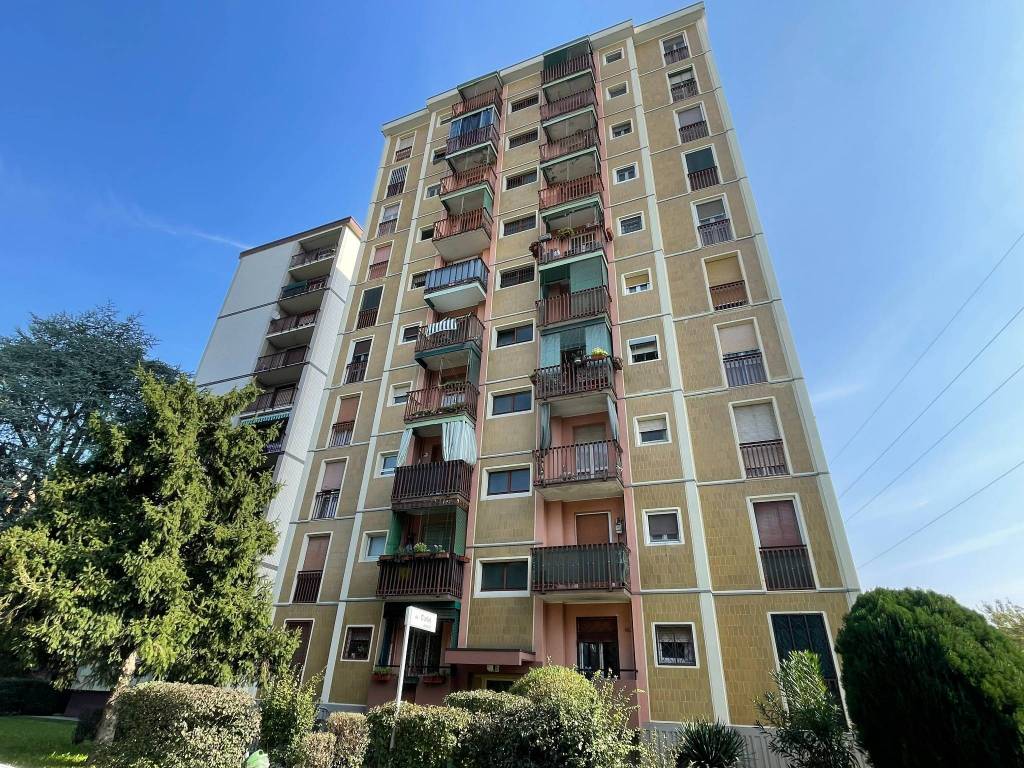 appartamento in vendita a Cesano Boscone