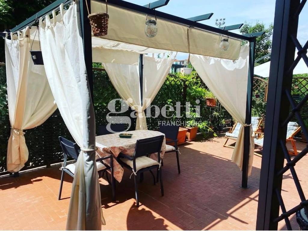 appartamento in vendita a Firenze in zona Isolotto