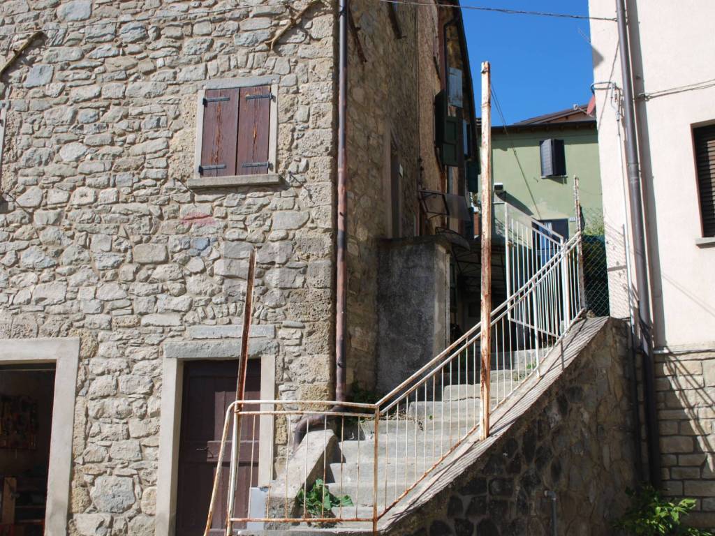 appartamento in vendita a Ventasso in zona Cerreto Laghi