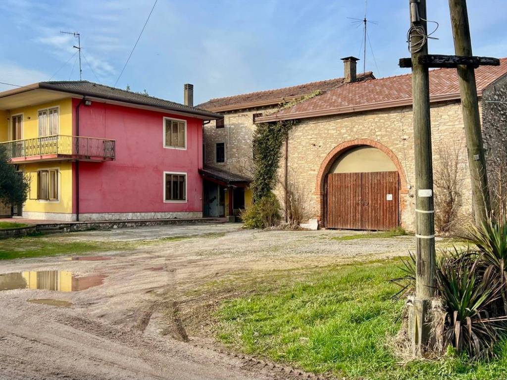 casa indipendente in vendita a Rovolon in zona Bastia