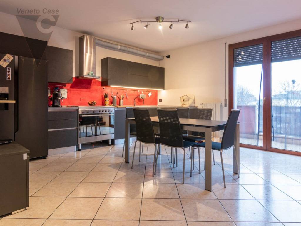 appartamento in vendita a Ponte San Nicolò in zona Roncaglia