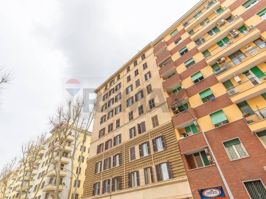 appartamento in vendita a Roma in zona Appio Latino