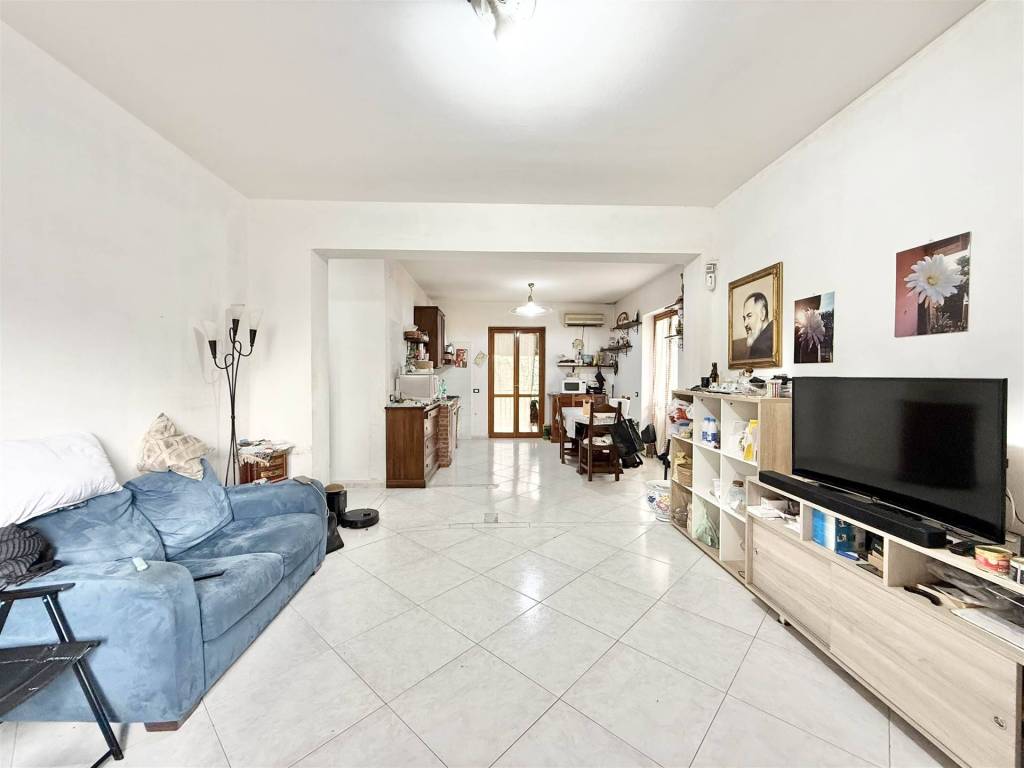 appartamento in vendita a Valverde(CT)