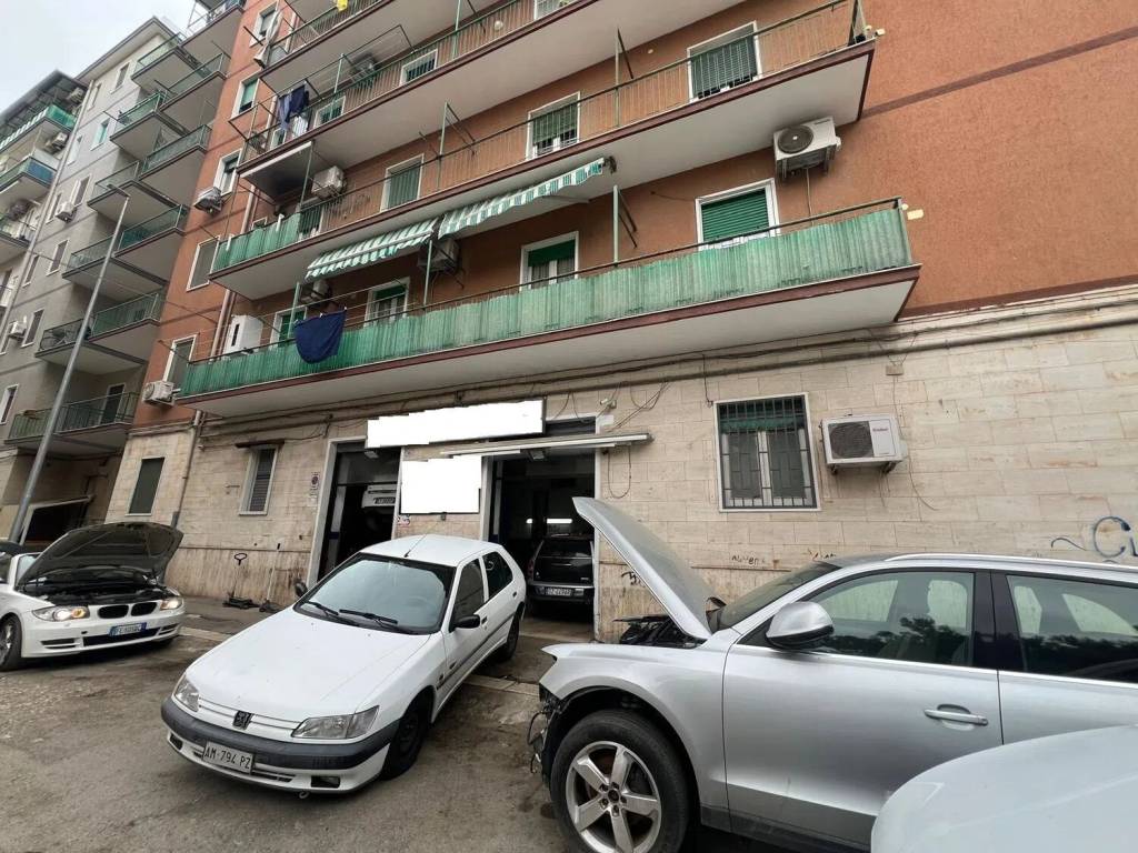 negozio in vendita a Foggia in zona San Ciro