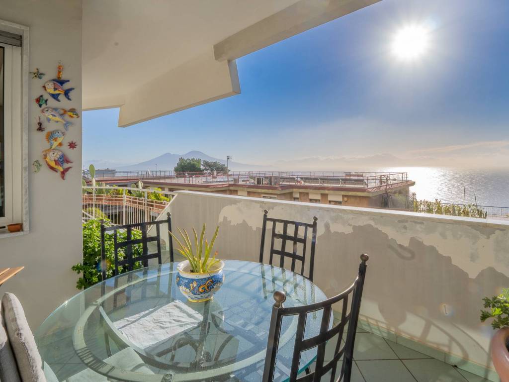 appartamento in vendita a Napoli in zona Posillipo