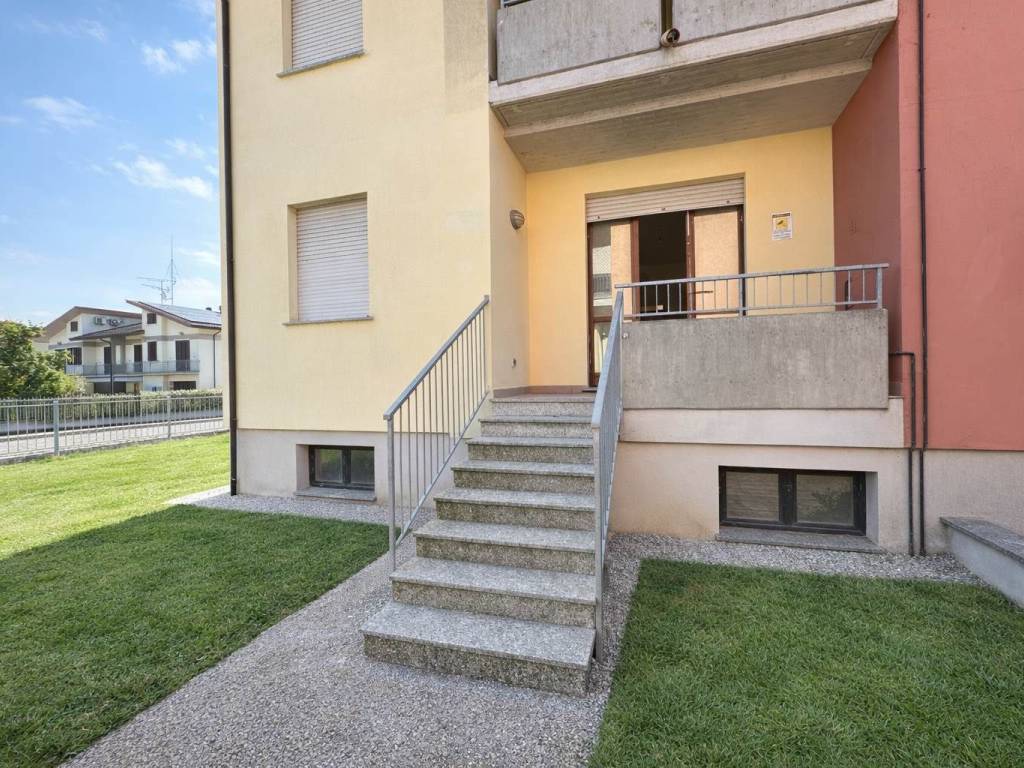 appartamento in vendita a Cadeo in zona Fontana Fredda