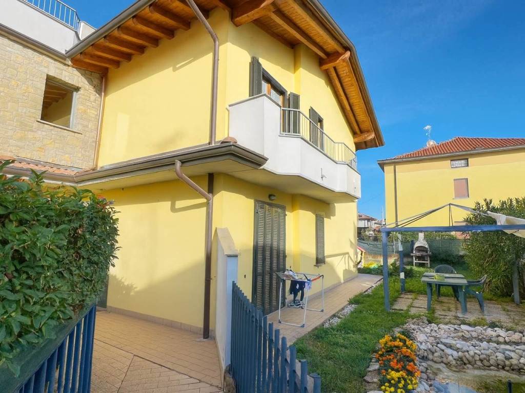 appartamento in vendita a Brignano Gera d'Adda