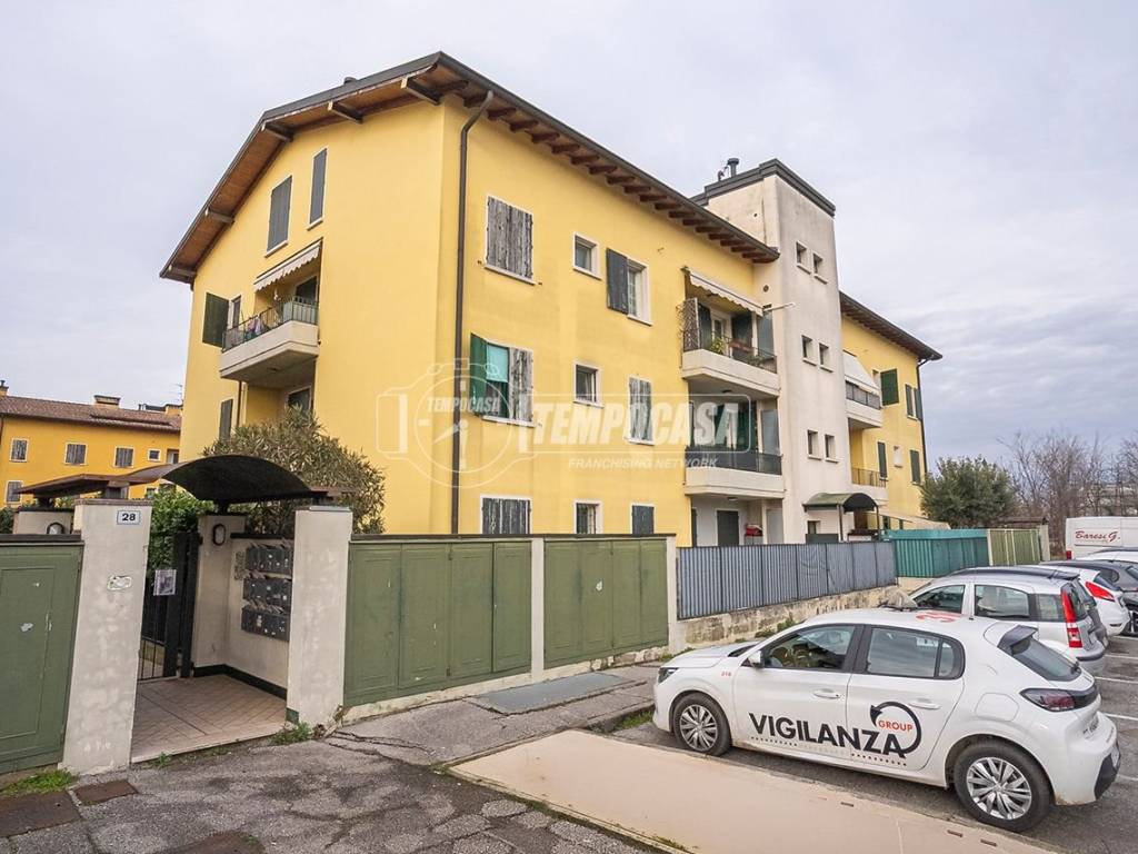 appartamento in vendita a Montichiari in zona Fascia D'oro