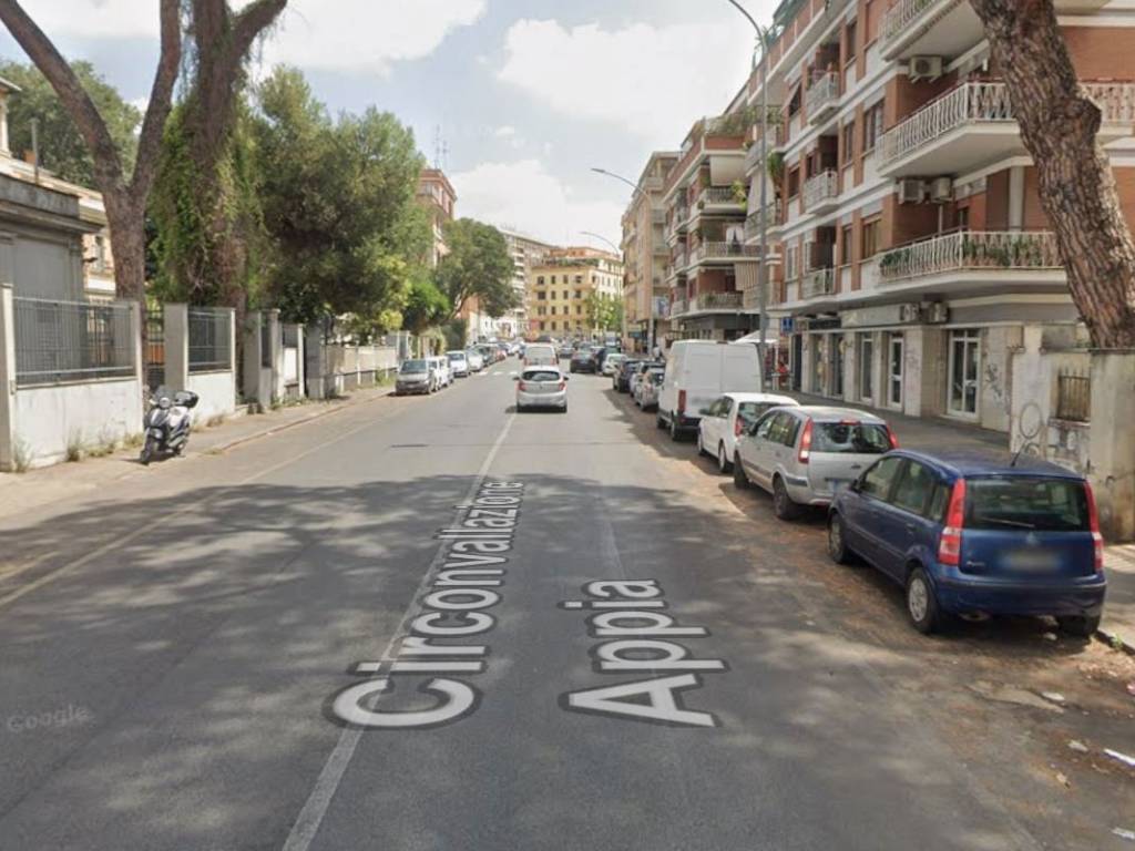 appartamento in vendita a Roma in zona Appio Latino