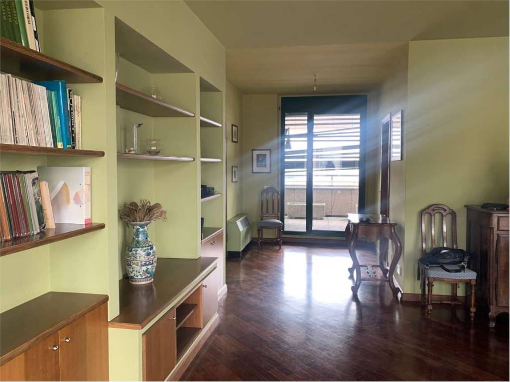 appartamento in affitto a Reggio nell'Emilia in zona Città Storica