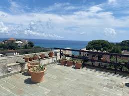 casa indipendente in vendita a Celle Ligure