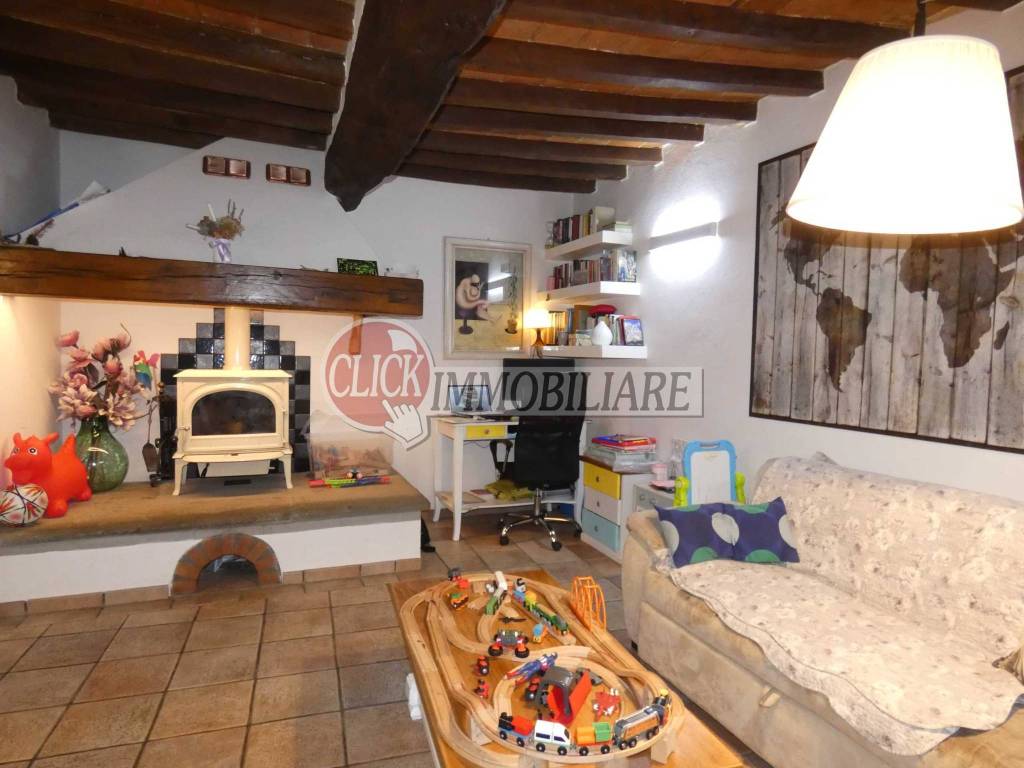 casa indipendente in vendita a Borgo San Lorenzo in zona Polcanto