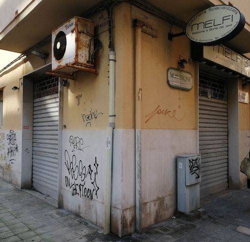 negozio in vendita a Bari in zona Madonnella