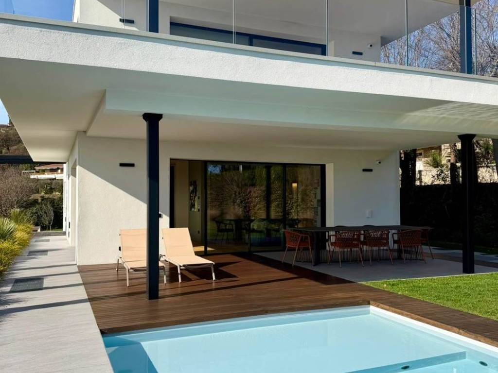 casa indipendente in vendita a Padenghe sul Garda