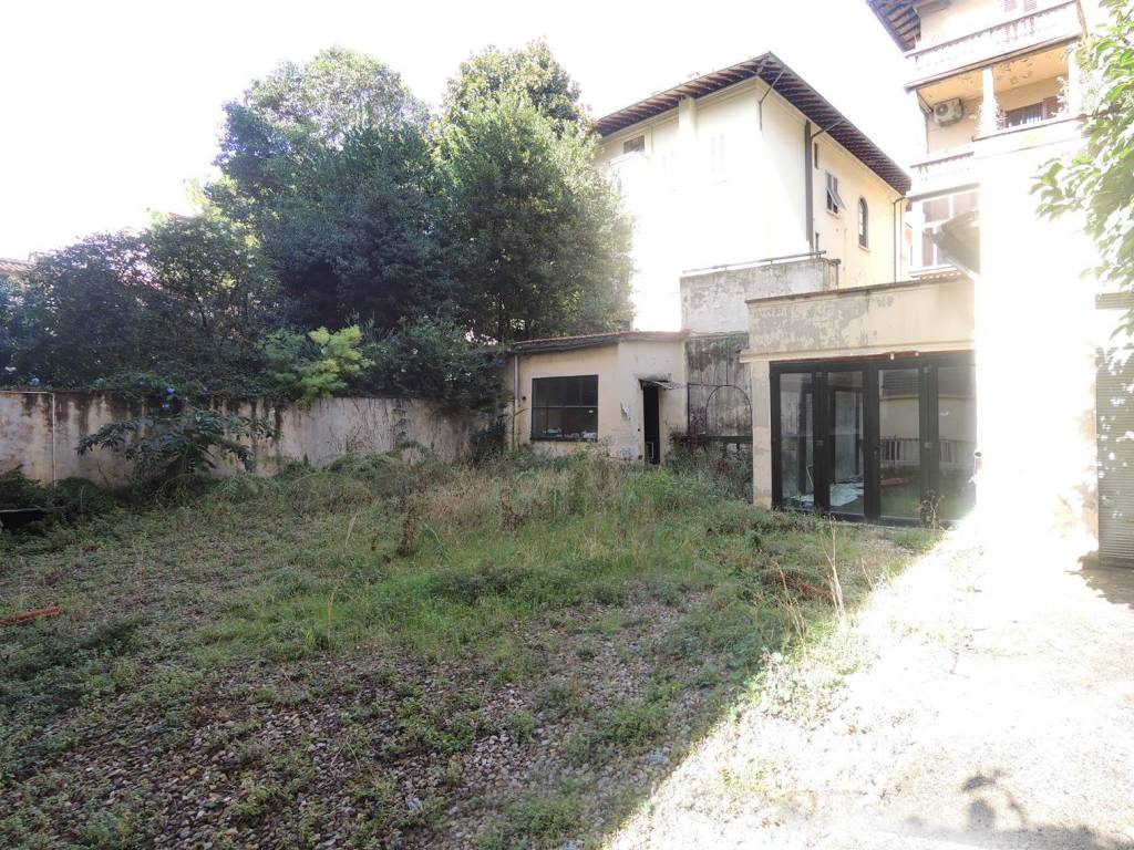 appartamento in vendita a Firenze in zona Campo di Marte