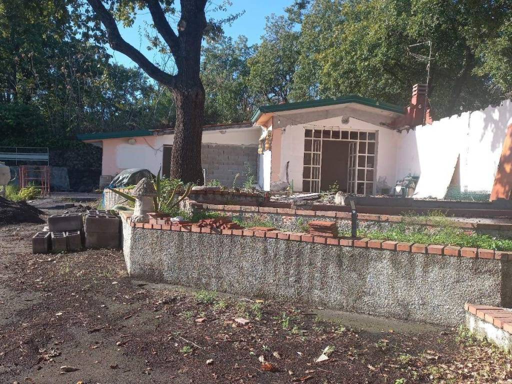 casa indipendente in vendita a Zafferana Etnea