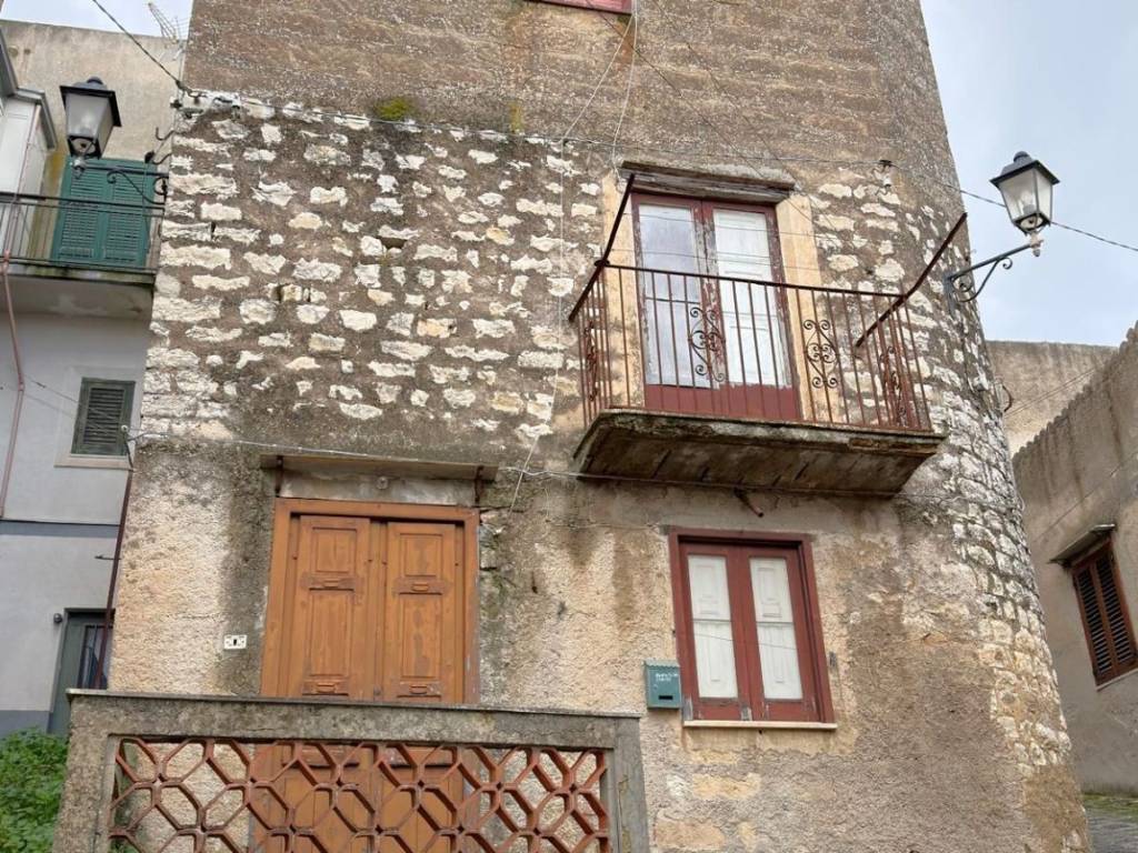 casa indipendente in vendita a Giuliana