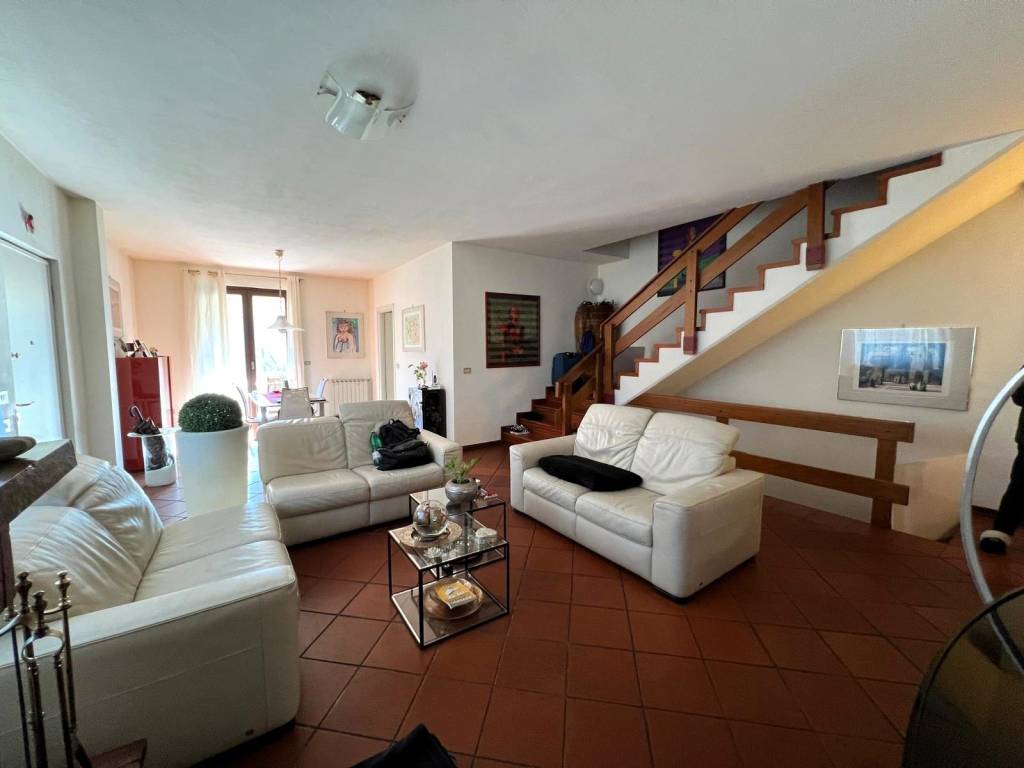 villa in vendita a Stroncone