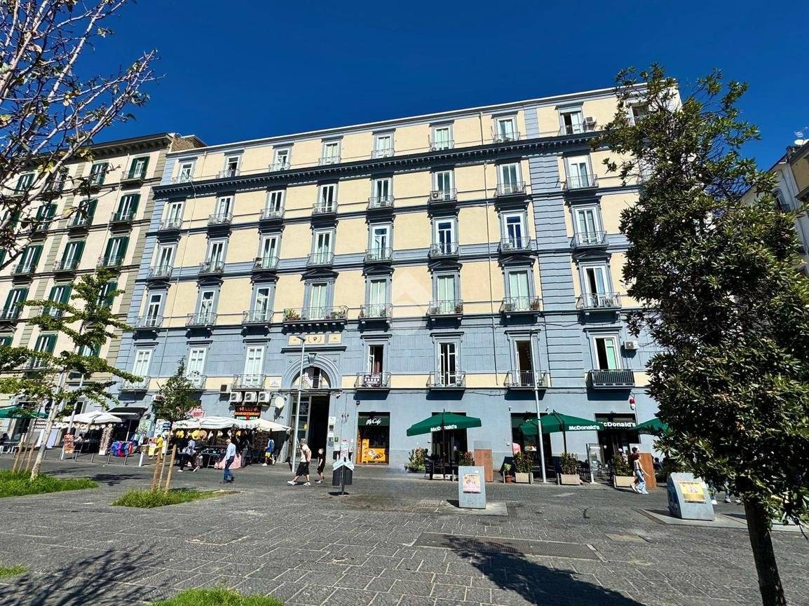 Quadrilocale piazza Giuseppe Garibaldi 39, Garibaldi - Ferrovia, Napoli - Photo 2