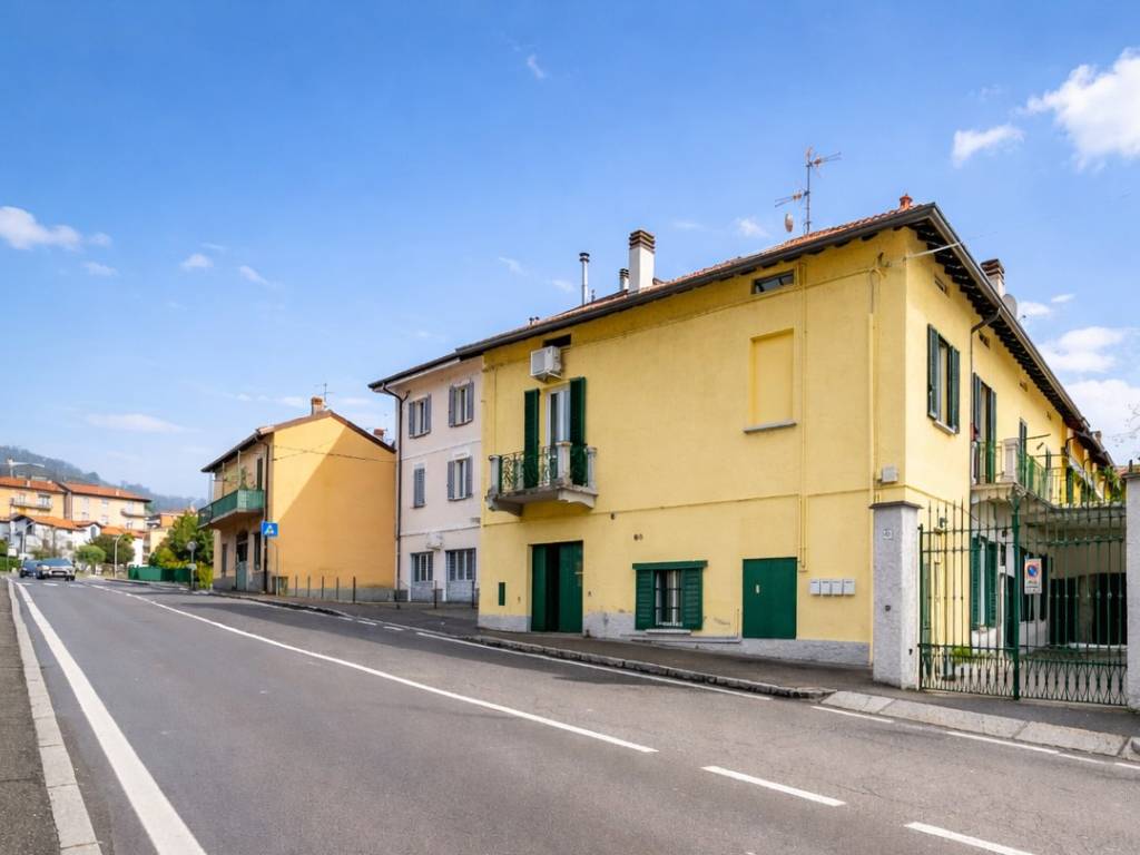 appartamento in vendita a Lecco in zona Castello