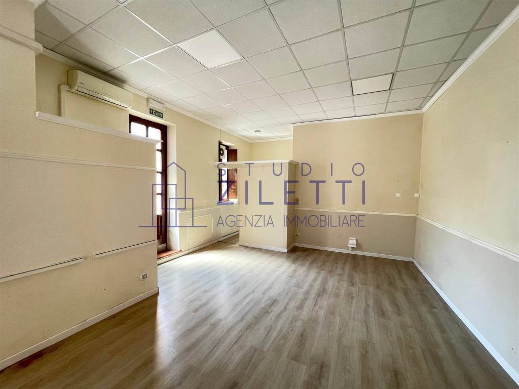 negozio in vendita a Montichiari