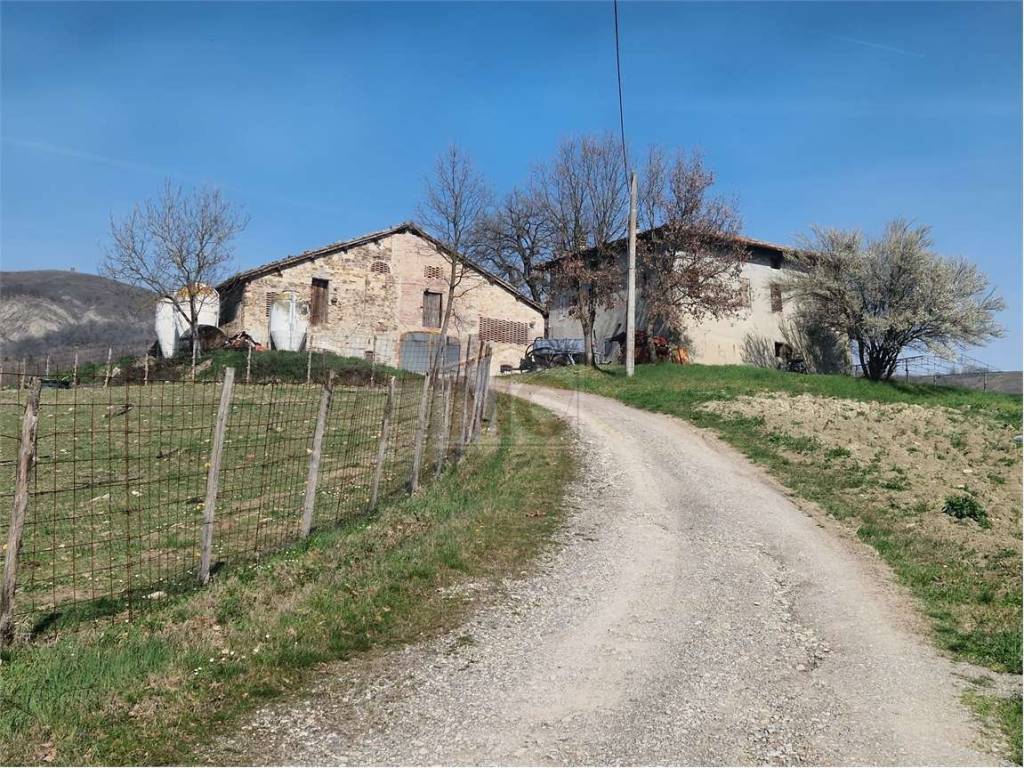 casa indipendente in vendita a Scandiano in zona Rondinara