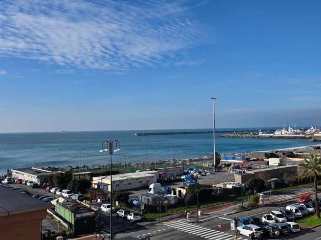 appartamento in vendita a Genova in zona Foce