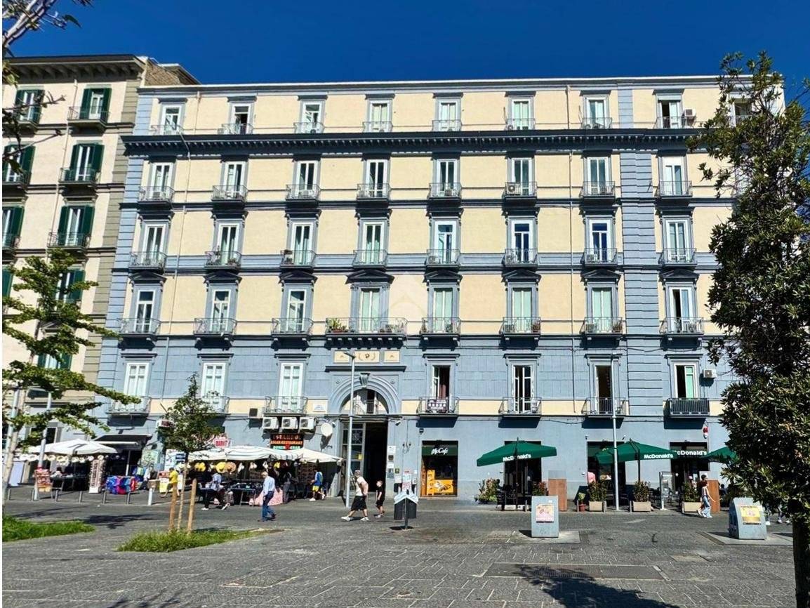 Quadrilocale piazza Giuseppe Garibaldi 39, Garibaldi - Ferrovia, Napoli - Photo 1