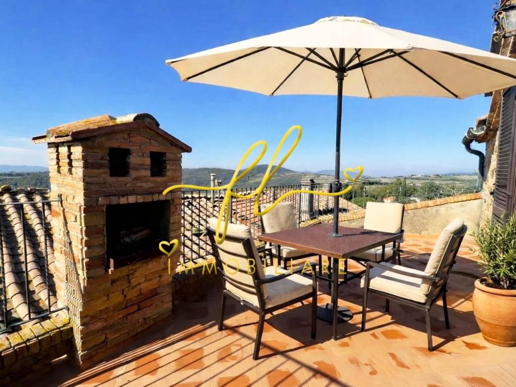 attico in vendita a Pomarance in zona Lustignano