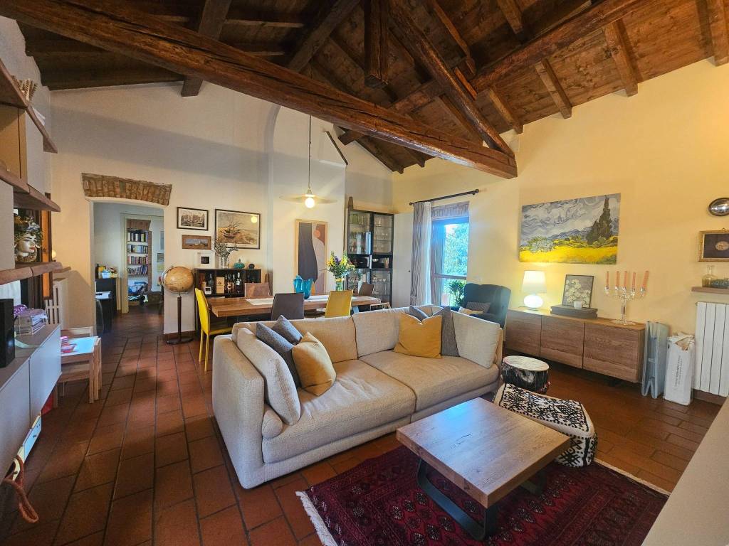 appartamento in vendita a Milano in zona Baggio