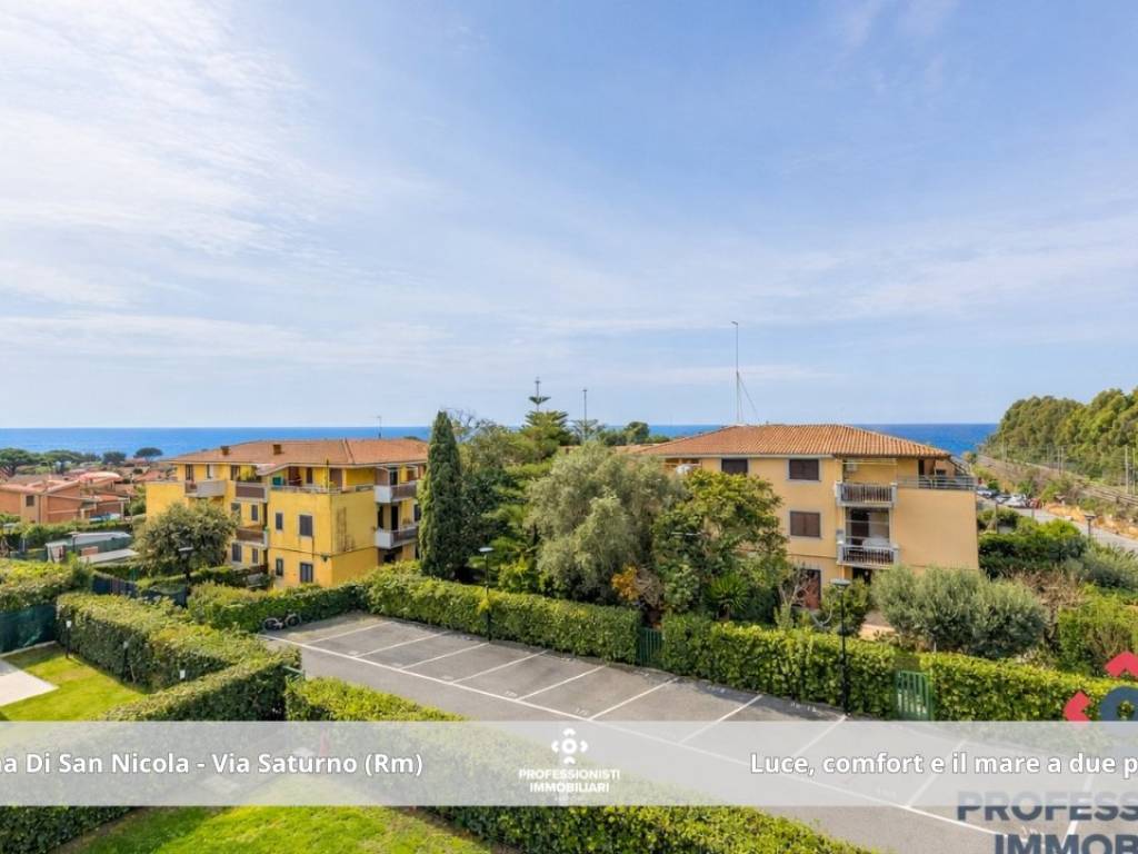 appartamento in vendita a Ladispoli in zona Marina di San Nicola