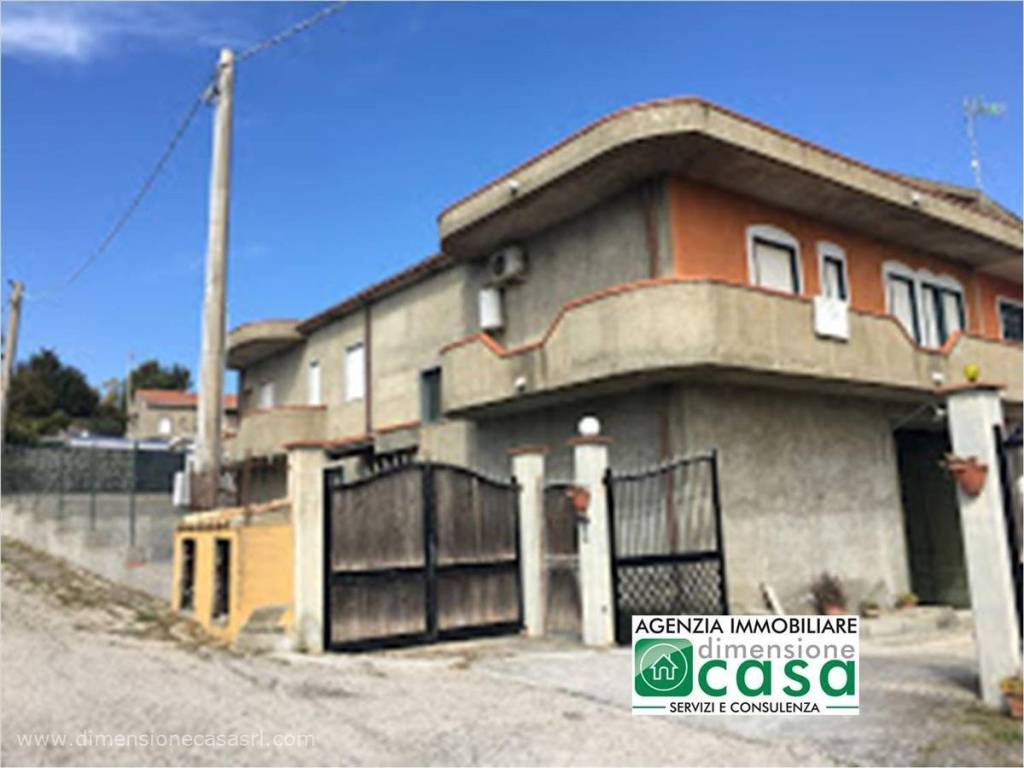 appartamento in vendita a Caltanissetta in zona Poggio Sant'Elia