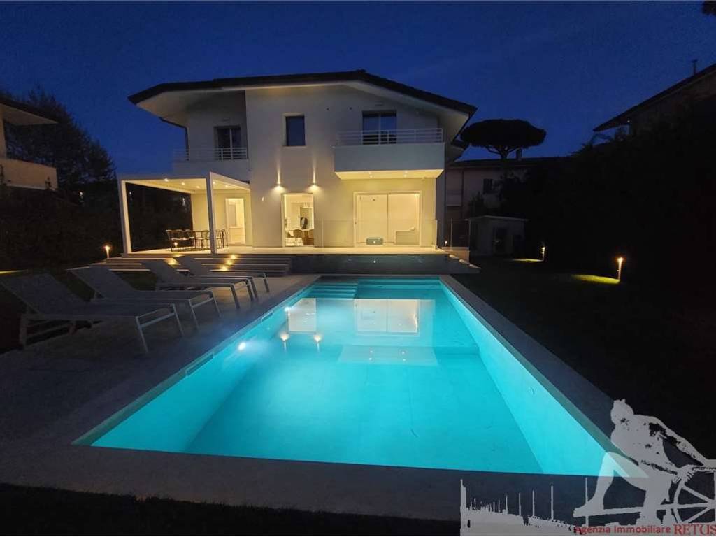 casa indipendente in vendita a Pietrasanta in zona Marina di Pietrasanta