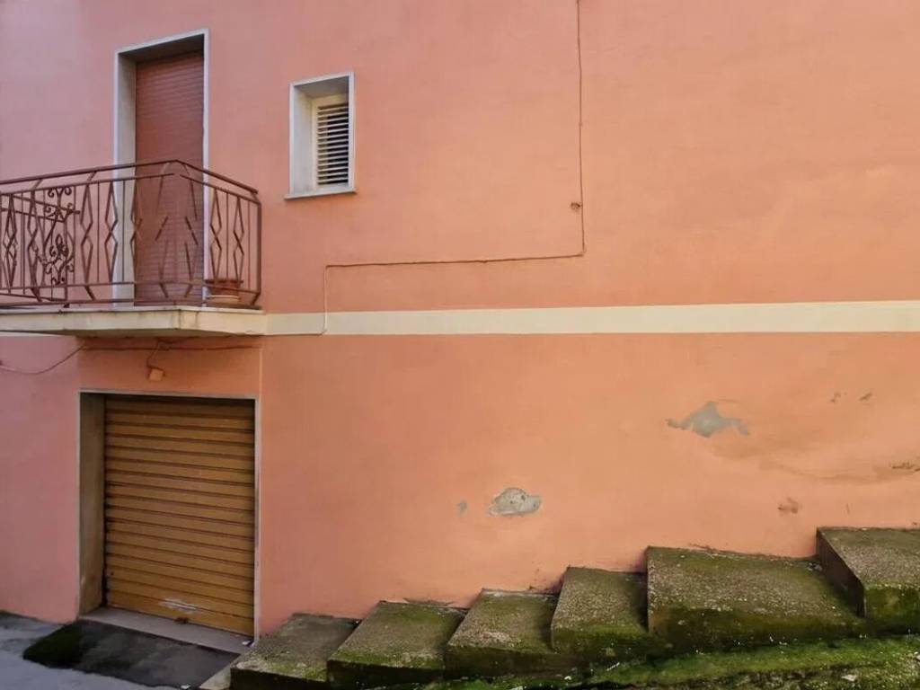 casa indipendente in vendita a San Nicandro Garganico