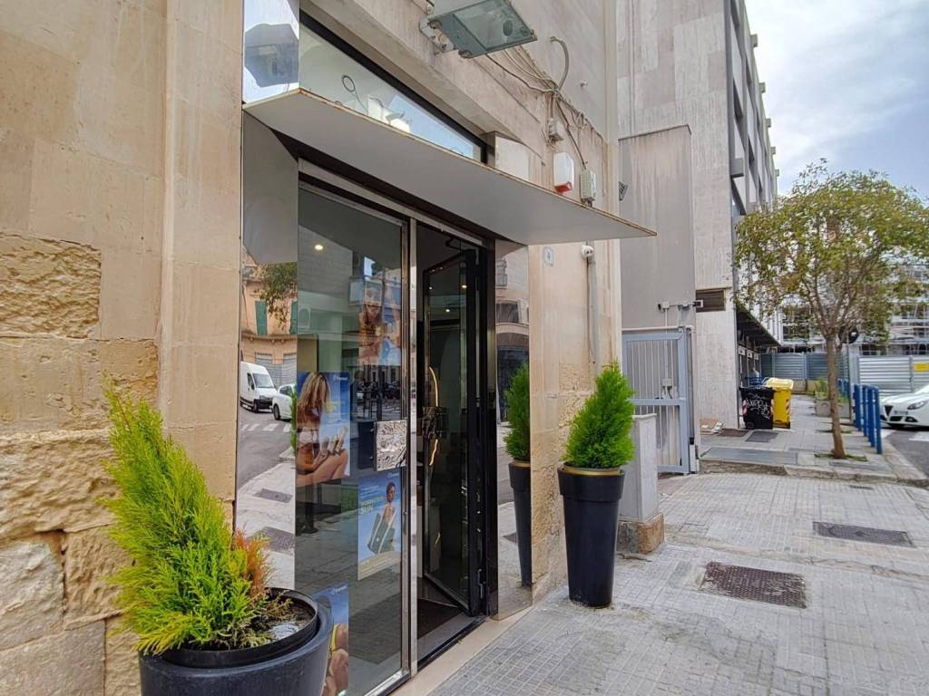 negozio in affitto a Lecce in zona Mazzini
